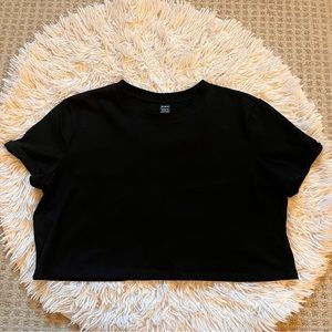 BUNDLE black & white crop tops size large